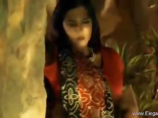 Bollywood enchantress lent danse