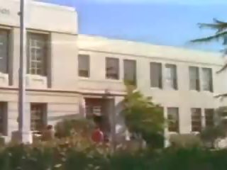 Universiteto miestelis cuties: nemokamai retro suaugusieji klipas mov 94