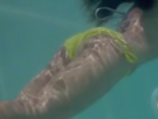 Fantastyczny sensitive seks wideo w the swimmingpool